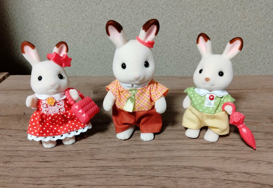 筆者撮影（キャンドゥ、ミニチュアベッド＆ドレッサー）