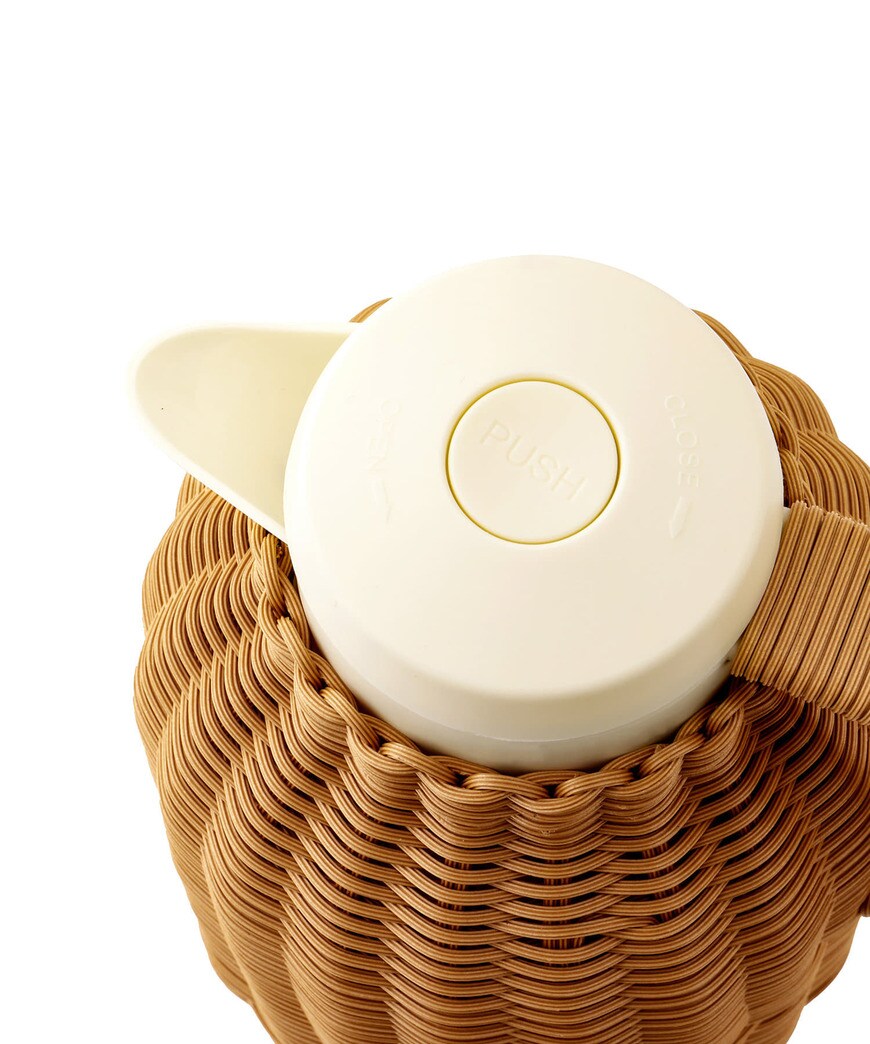 出所：パルグループ公式ファッション通販サイト 3COINS 【Natural Picnic】PPラタン巻きハンドポット