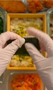 【ど迫力】おかずをドーンとのせた「のり弁当」が美味しそう！おかずのつめ方に感動の声