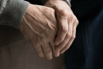 65歳以上の夫婦のリアルな収支と貯蓄額を大解説。見えてくる “厳しい現実と対策”