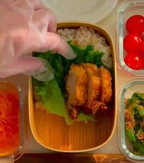 中学生の娘に作る”チキン南蛮弁当”ジューシーなチキンとタルタルに「お腹が空いてきました」と反響続々