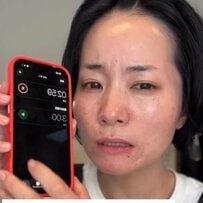 「3分の顔」43歳主婦の“スピードメイク”投稿が約4万8000回再生　40分メイクとの違いを比較した「超時短メイク術」に注目！