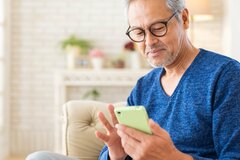 【マイナ保険証】「みんなはもう登録した？」65歳以上のシニア世代で多く利用！「登録はスマホで簡単！」具体的な手順を解説
