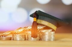 年々上昇!? 子供を大学に行かせている家庭の年収はどのくらいか