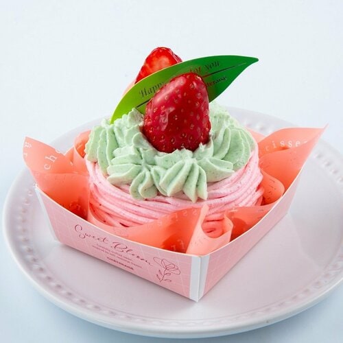 春いちごと桃のふんわりケーキ