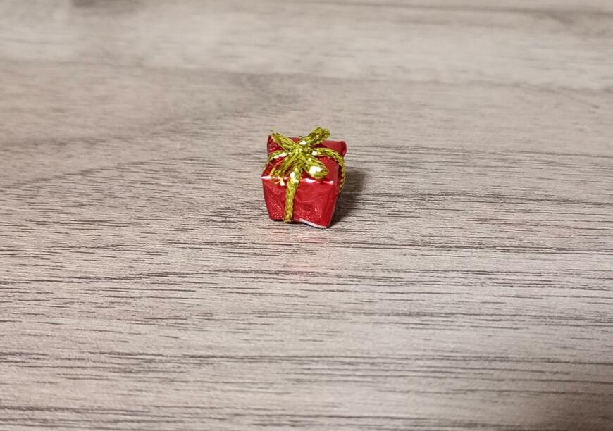 筆者撮影（セリア、ミニギフトBOX8Pオーナメント）