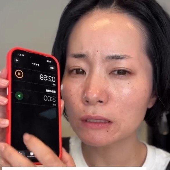「3分の顔」43歳主婦の“スピードメイク”投稿が約4万8000回再生　40分メイクとの違いを比較した「超時短メイク術」に注目！