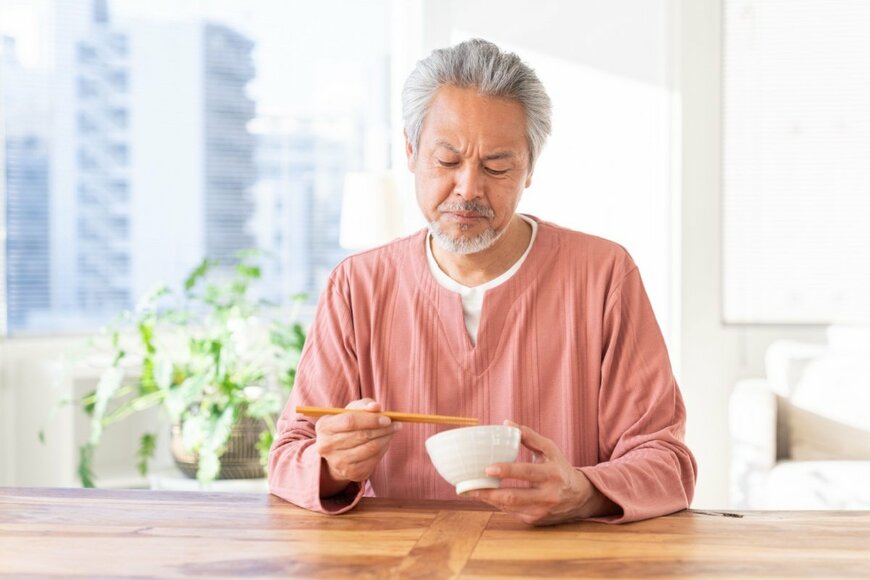 7月は年金支給なし…「65歳以上の無職夫婦」家計の収支や貯蓄額とは