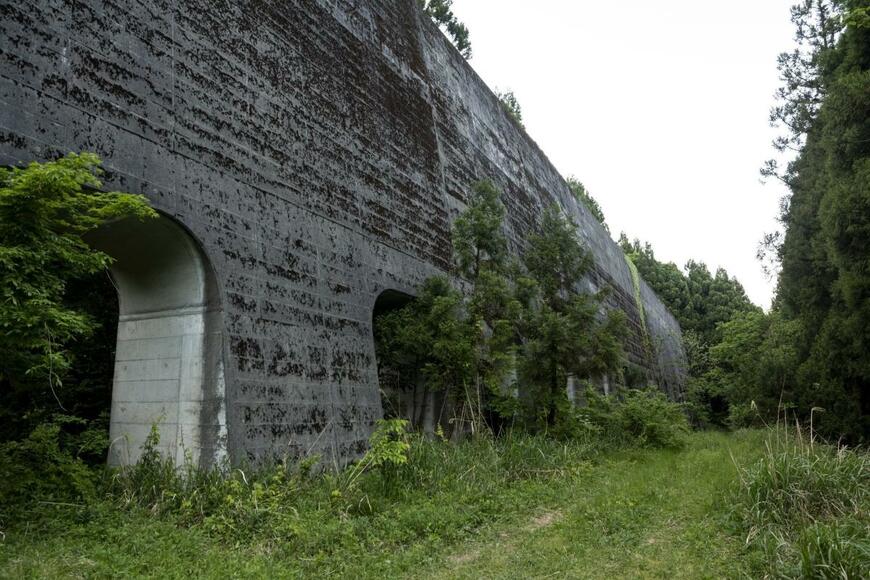 「進撃の巨人」の世界のような光景に思わず二度見　福井県にある巨大物体が話題