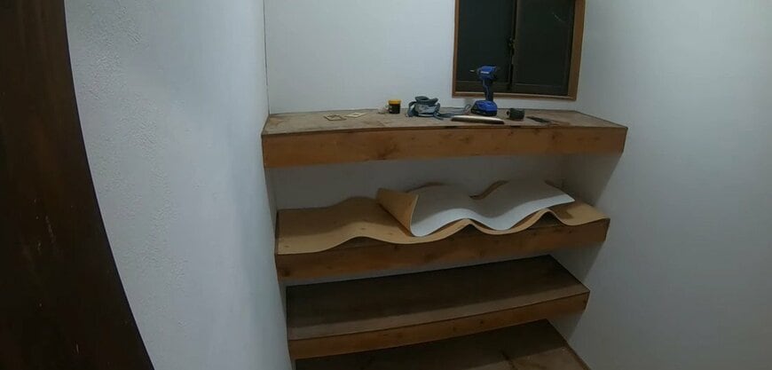 【築35年超中古戸建DIY】余った材料を有効活用！納戸の棚がクッションフロアでおしゃれに大変身