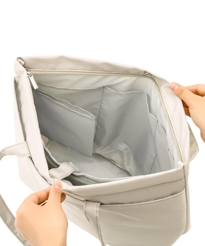 出所：3COINS公式　マルチ収納トートバッグ