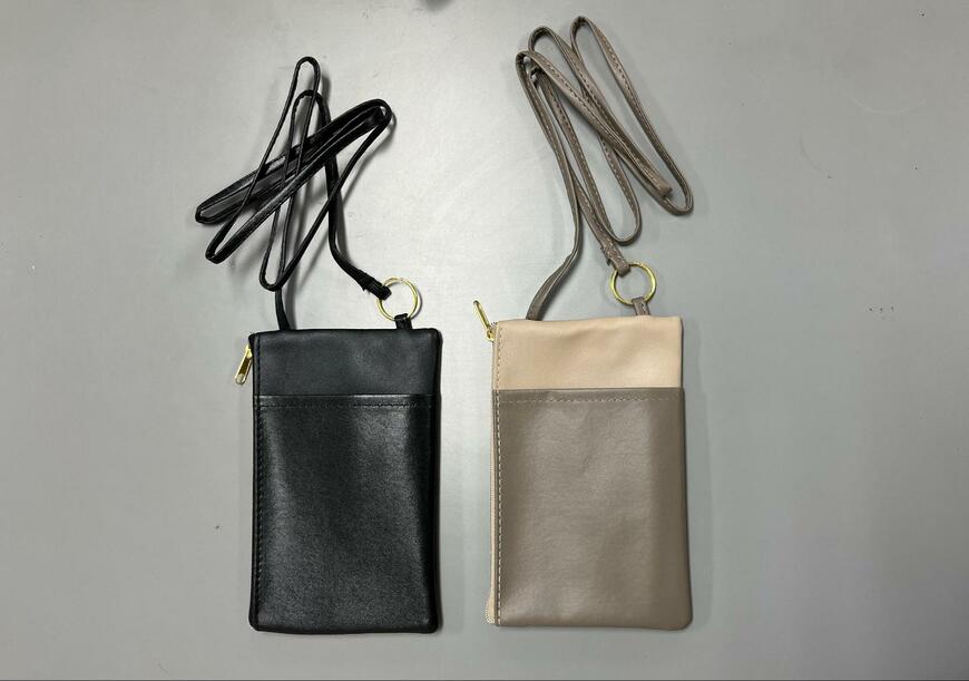 筆者撮影（セリア、ミニショルダーバッグ ポケット付 シンプルユース）