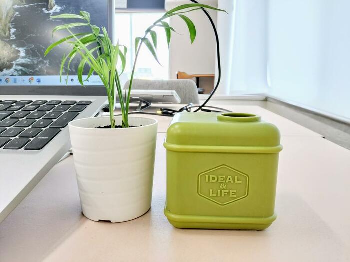 セリア・じょうろ キューブタイプ 240ml