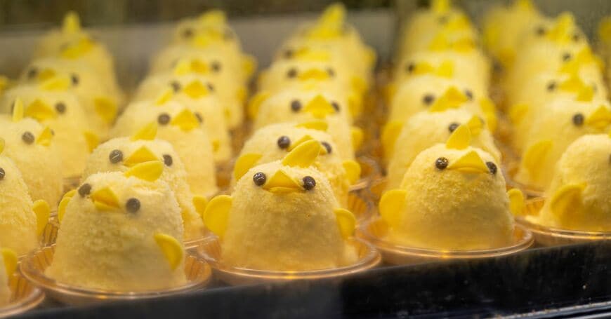 名古屋名物「ぴよりん」にカラメルソースをかけた結果　かわいい姿が「ホラーに一変した」1枚に反響