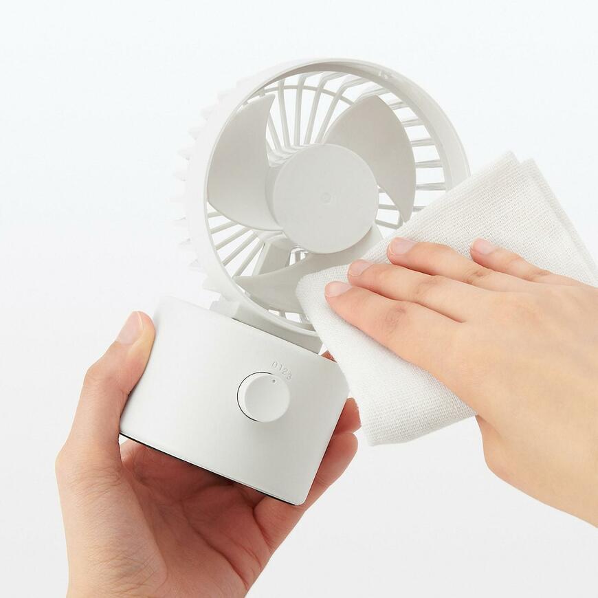  無印良品、首振り機能付きコードレスデスクファン画像