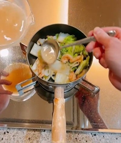 【失敗からの再挑戦】お弁当作り修行中の父親が作る「卵入り中華丼弁当」が彩り豊かでおいしそう！