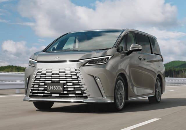 【トヨタ自動車】「LEXUS LM」新モデル、贅沢すぎる“光のエスコート”に驚愕する人が続出「惚れちゃう演出」「もはや家では…？」