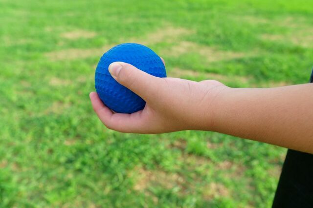 家の中で遊びすぎて「ボールを隠された3歳児」　あまりにもピュアすぎる反応に注目集まる