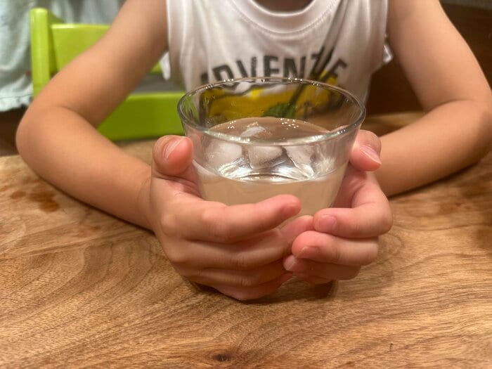 5歳の子どもが持つと写真のような感じになります