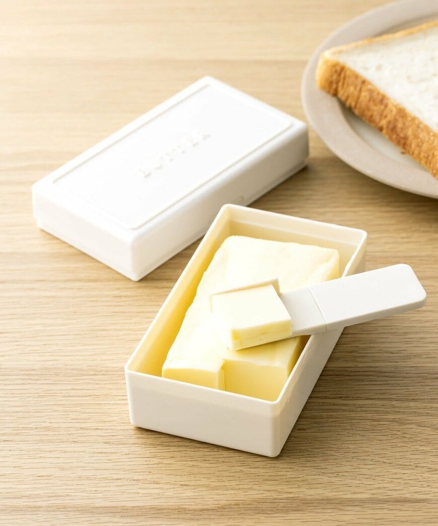 出所：パルグループ公式ファッション通販サイト 3COINS カッター付きバターケース：200g／KITINTO