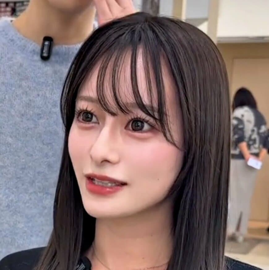 【大変身】「パッツン前髪」に挑戦した女性→まさかの激変ぶりに「超可愛い」と驚き