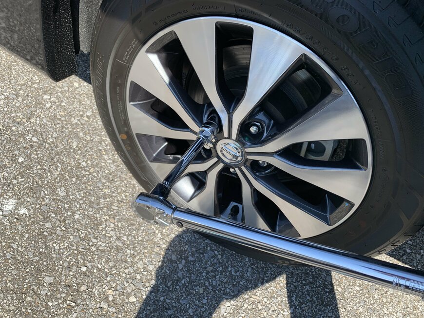 「トルクレンチの作業風景」（筆者撮影、画像をクリックするとAmazonのページへジャンプします）