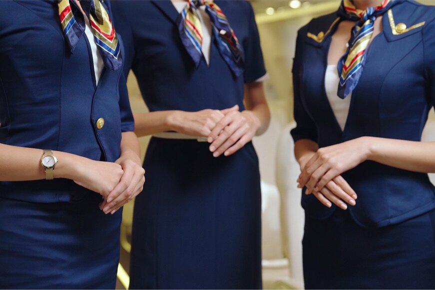 航空機・客室乗務員の平均年収はいくら？男女や年齢別にチェック