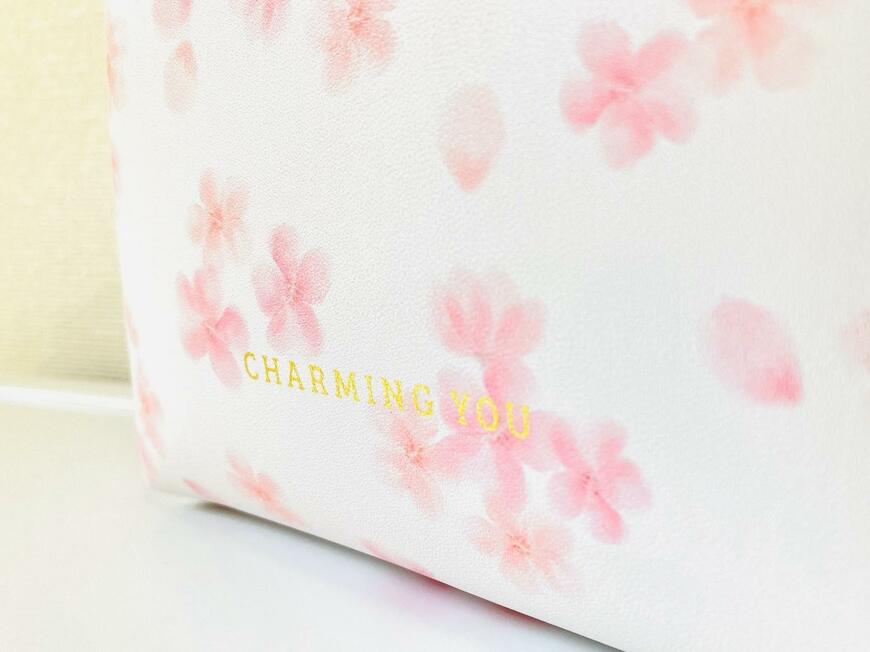 合皮 シェル形ポーチ 淡桜柄