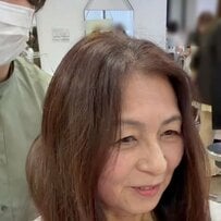 「夢が叶いました」量が多くて太くて硬いと悩むマダムのヘアカット。大人のくびれヘアにまとめた変化と仕上がり