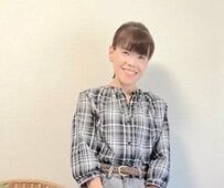 【60代マダム】“上下で870円！”GU×しまむらで作る親しみやすく上品な〈プチプラ通勤コーデ〉が素敵