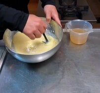 父が作る【タコ焼き弁当】まさかタコ焼きがお弁当に！味見が止まらない絶品のタコ焼きに副菜も添えた美味しそうなお弁当が話題