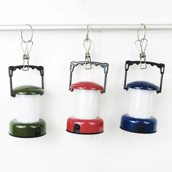 カラーはレッド、ネイビー、グリーンの3色展開です