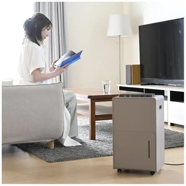 最大で500mlペットボトル10~12本分の水分を除湿できるとのこと