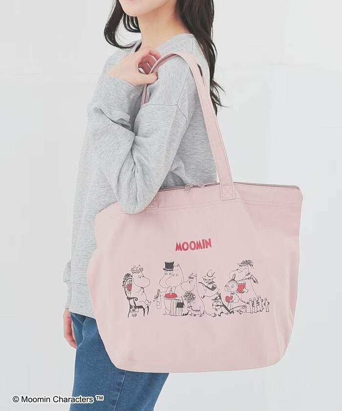 赤い「MOOMIN」のロゴもアクセントになっています