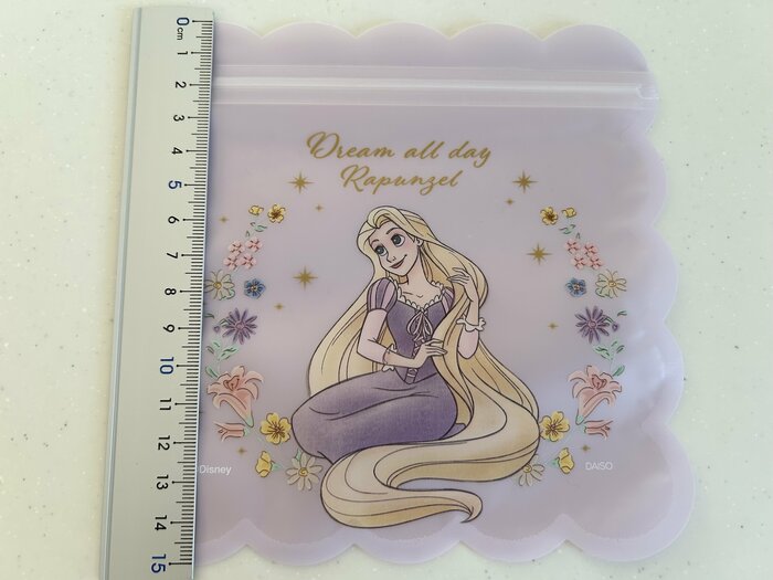 サイズは、縦15センチ、横15センチでした