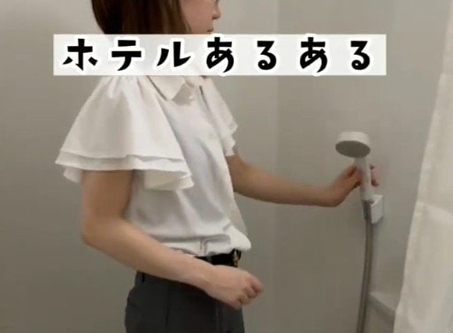 ホテルのユニットバスでは先に湯船に浸かる？それとも体を洗う？さまざまな体験談が集まる