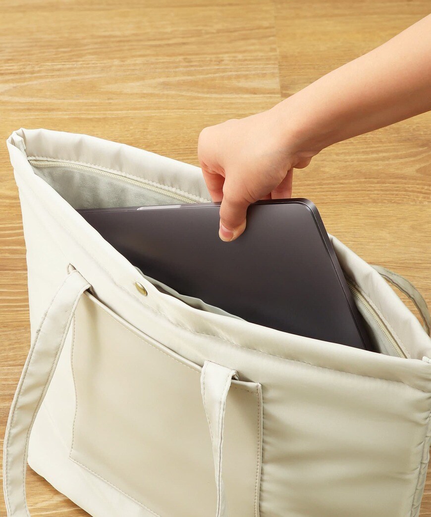 出所：3COINS公式　マルチ収納トートバッグ