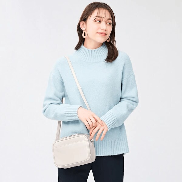 出所：GU　スクエアミニショルダーバッグ