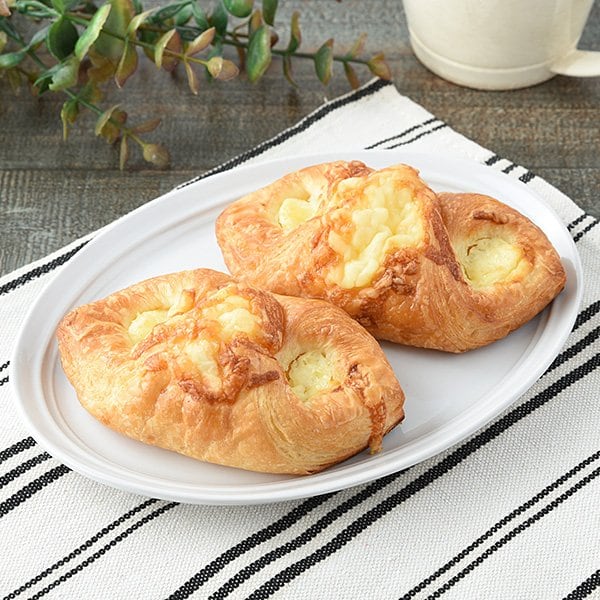 ファミリーマートの新商品:こんがりチーズクロワッサン2個入