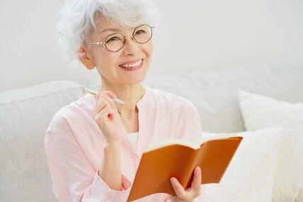【年金生活者支援給付金】世帯単位で判定されるのは老齢だけ。保険料を35年（420月）納めた人の受取額は月4918円