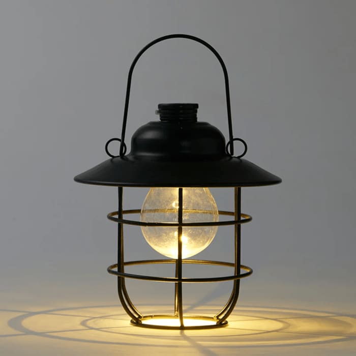 フェンスなどに吊るして使える、デザイン性の高いアイテム