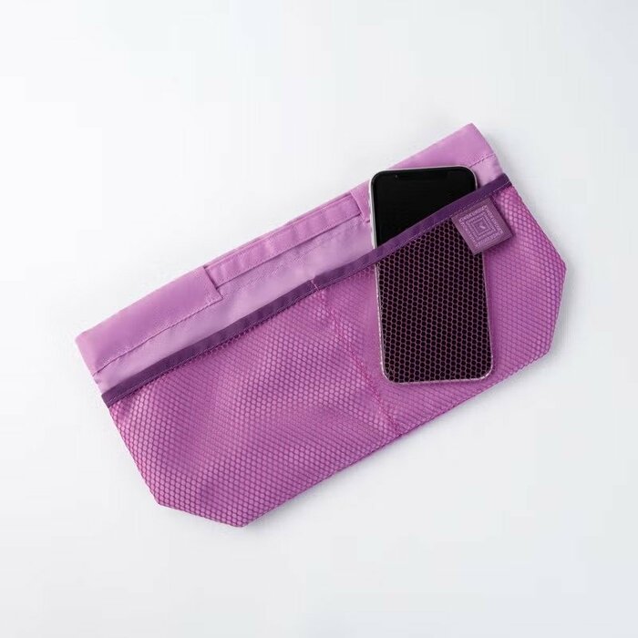 別のバッグへ移動する際もポーチごと移すだけで準備が完了します
