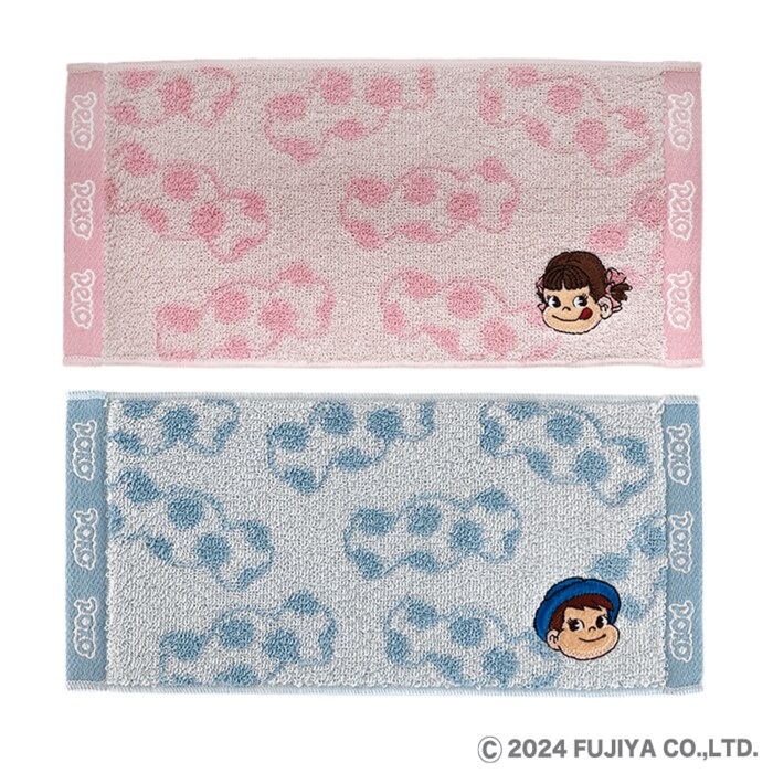 「ペコちゃん」「ポコちゃん」が刺繍された、コンパクトなハンカチ