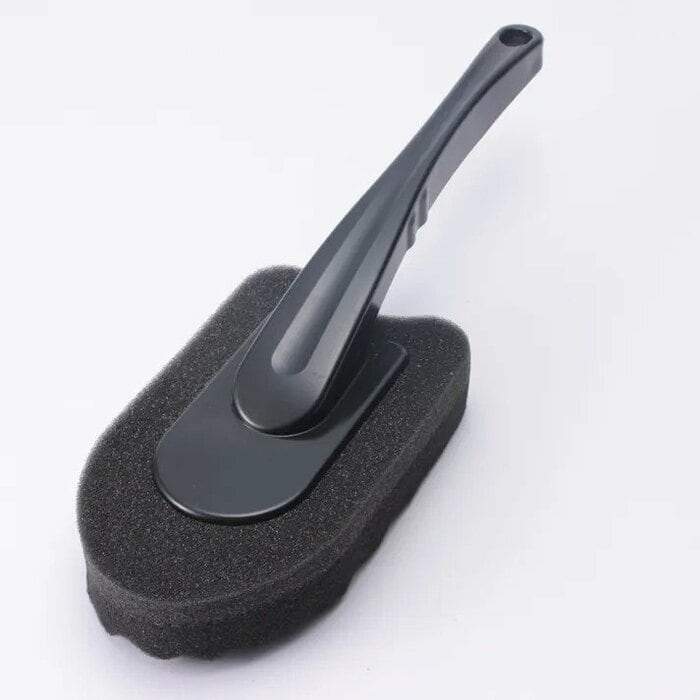 柄が長いのでしっかりとルーフまで洗浄可能