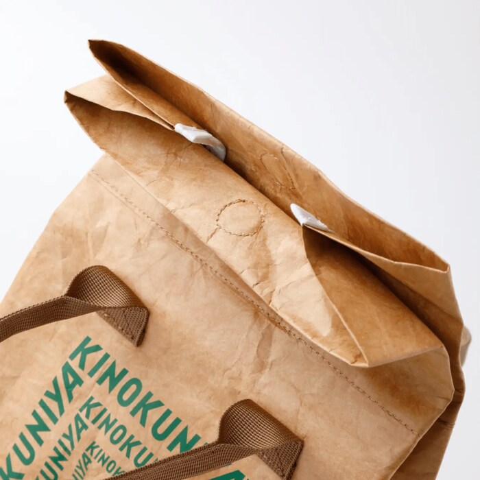 くるっと巻いて開閉しマグネットで簡単に固定することができます