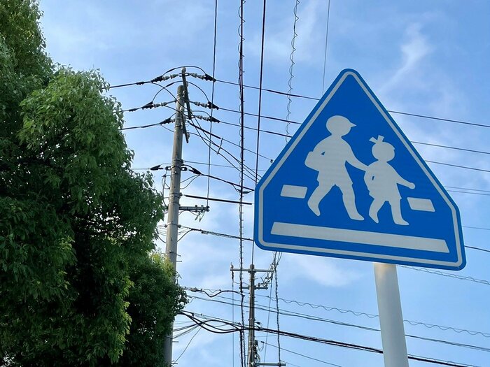 お散歩をしながら、本物のマークを探してみるのもおすすめ