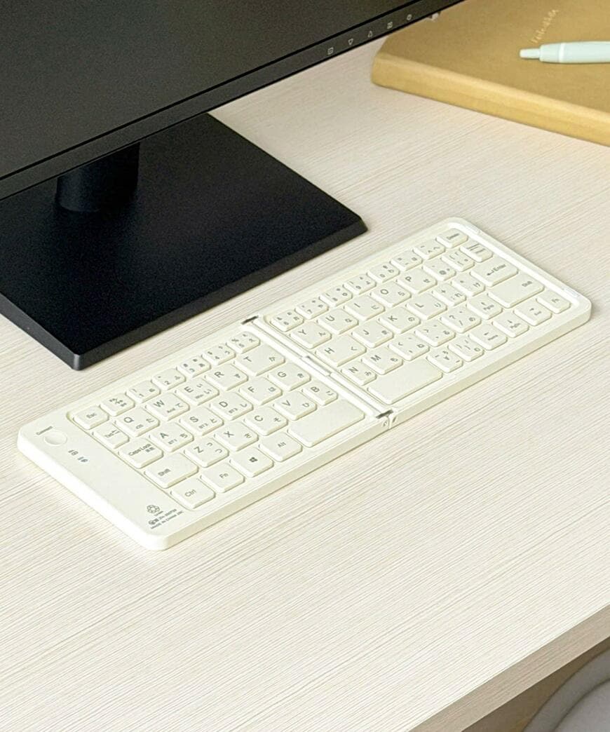 出所：パルグループ公式ファッション通販サイト 3COINS コンパクト折りたたみキーボード