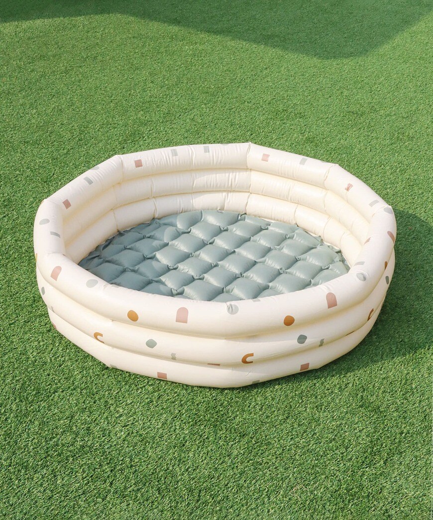 出所：パルグループ公式ファッション通販サイト 3COINS 【WEB限定】プール