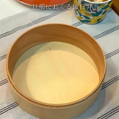 クオリティ高すぎる!カラフルな断面の〈チキンロール〉が入った【旦那弁当】がまるでプロが作ったみたいと話題