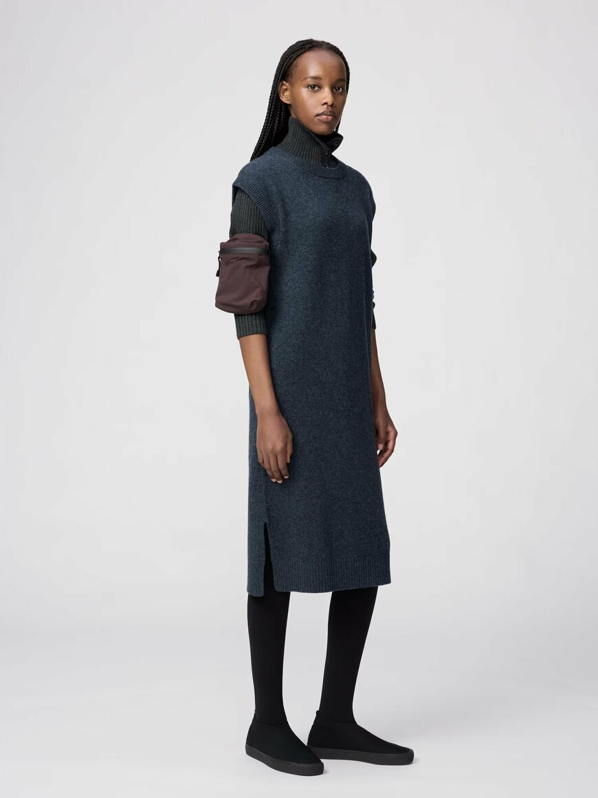 出所：ユニクロ公式　ミニバッグ